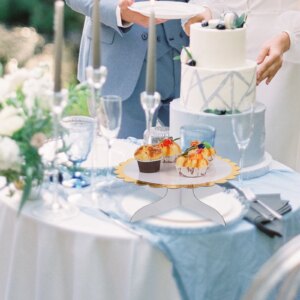 Disposable Cake Stand White Paper Dessert Holder Round Shape Party Supplies MultiFunction Cupcake Display Elegant Design